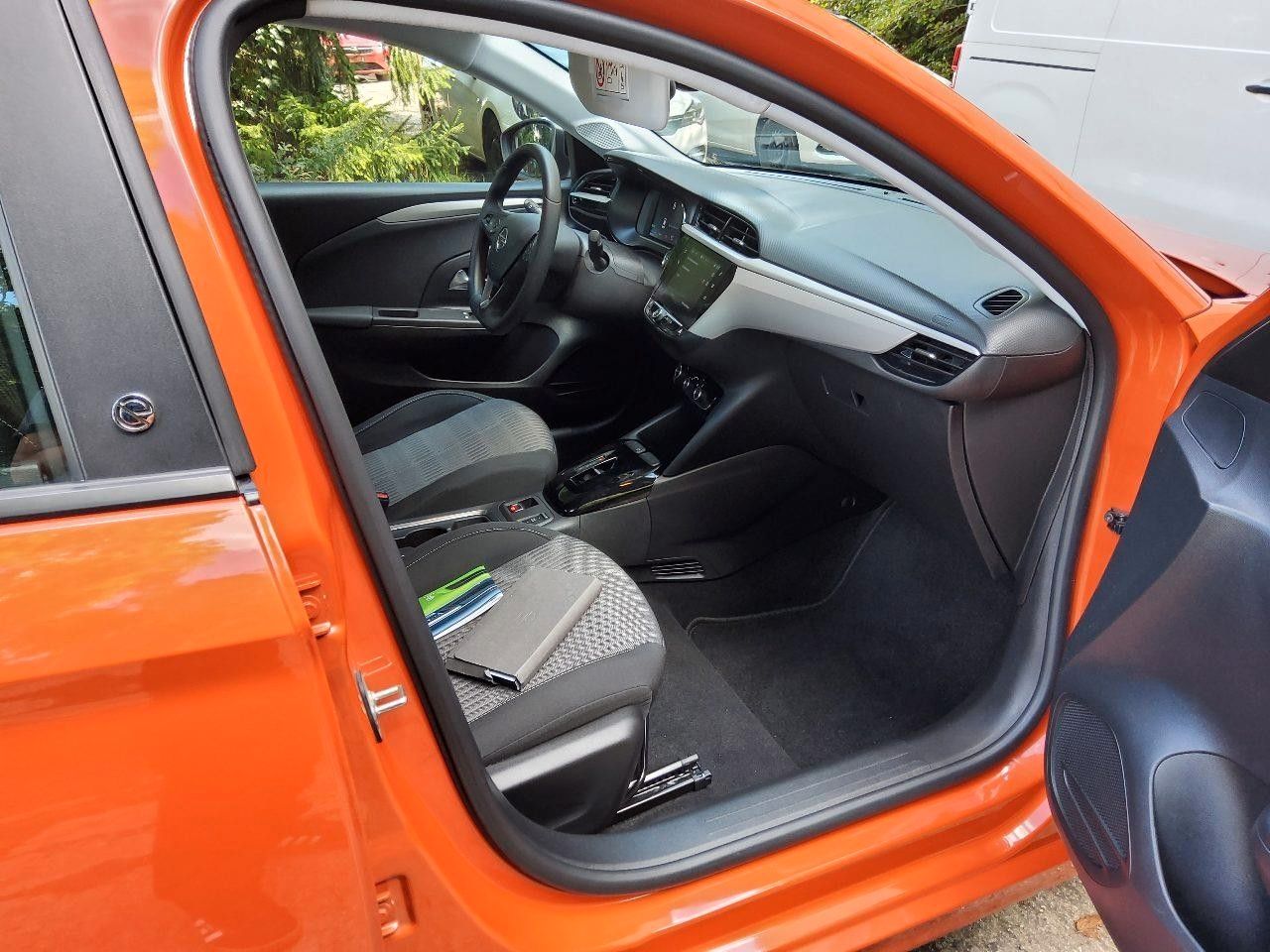 Fahrzeugabbildung Opel Corsa-e F EDITION 7KW VIRTUAL/TEMP/DAB/WÄRMEP.