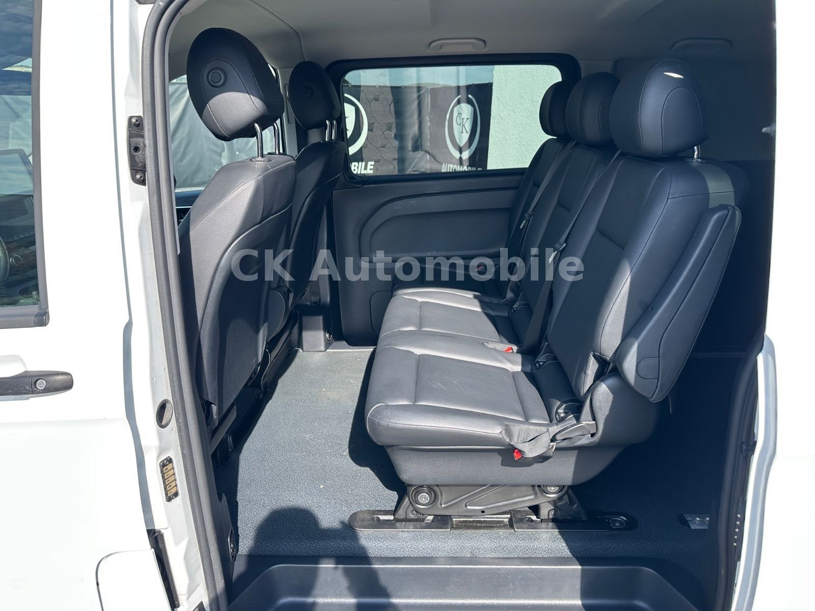 Fahrzeugabbildung Mercedes-Benz Vito Mixto 119 Lang Autom./5 Sitze/Navi/LED/AHK