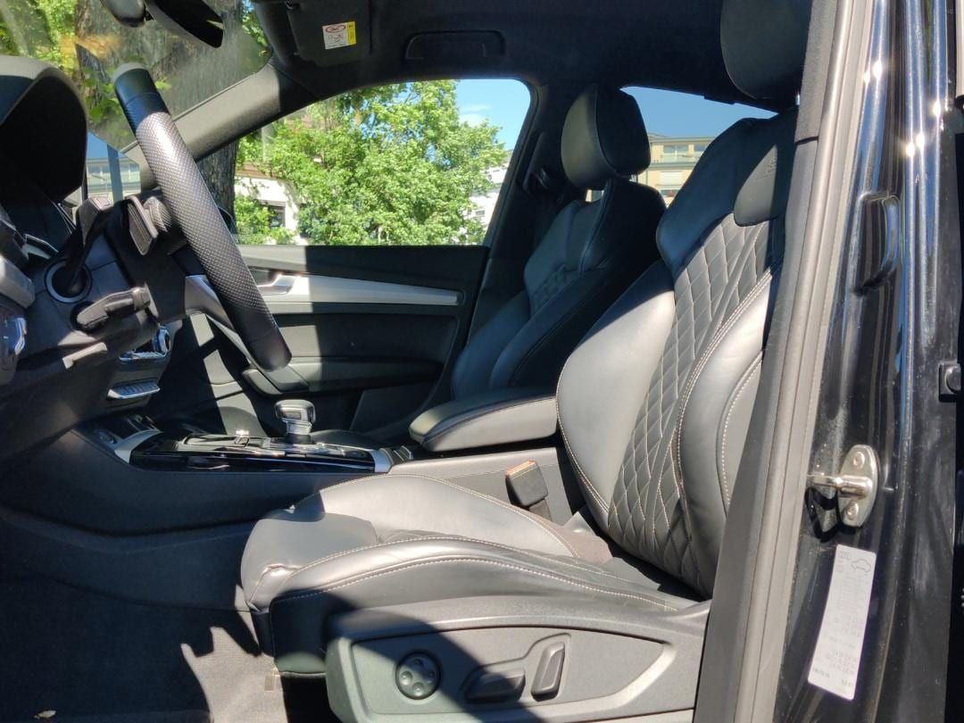 Fahrzeugabbildung Audi Q5 Sportback 2x S-Line 40 TDI quattro Leder Head