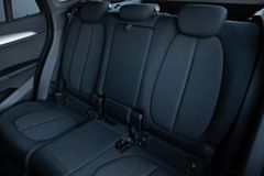 BMW X1 xDrive 25 d Advantage*M-Fahrwerk*Navi*PDC*19"