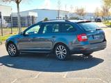 Skoda Octavia Combi Drive*Autom.*Navi*1.Hand*PDC* - Skoda Octavia Drive mit Benzin-Antrieb