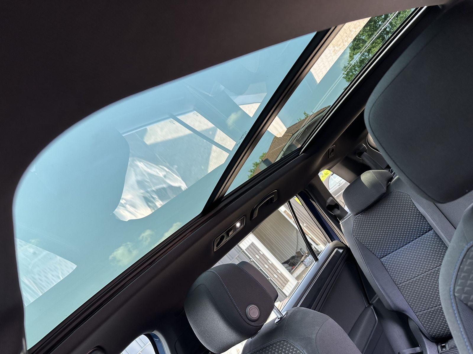 Fahrzeugabbildung Volkswagen Tiguan Allspace 4M 7-Sitzer NAV+LED+PANO+HEAD-UP