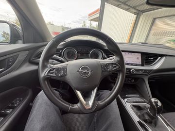 Opel Insignia - 12
