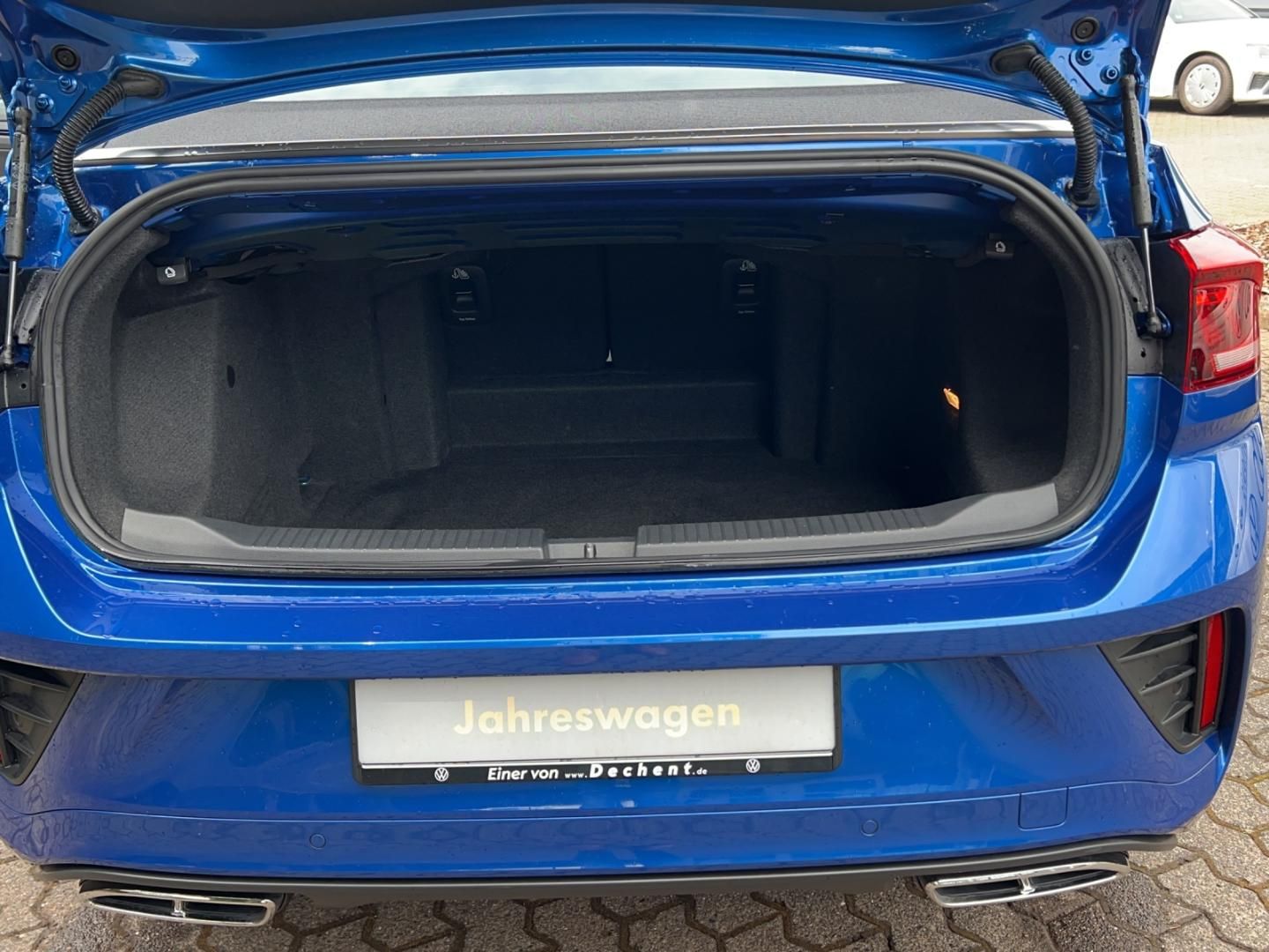 Fahrzeugabbildung Volkswagen T-Roc Cabriolet R-Line 1.5l TSI,Navi, DSG, AHK,