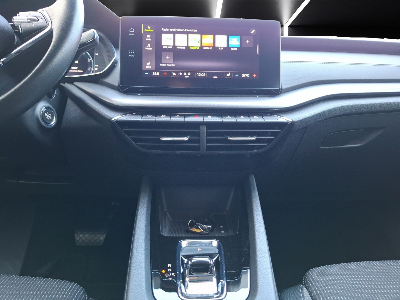 Fahrzeugabbildung SKODA Octavia Combi TDI Ambition DSG LED Navi ACC PDC