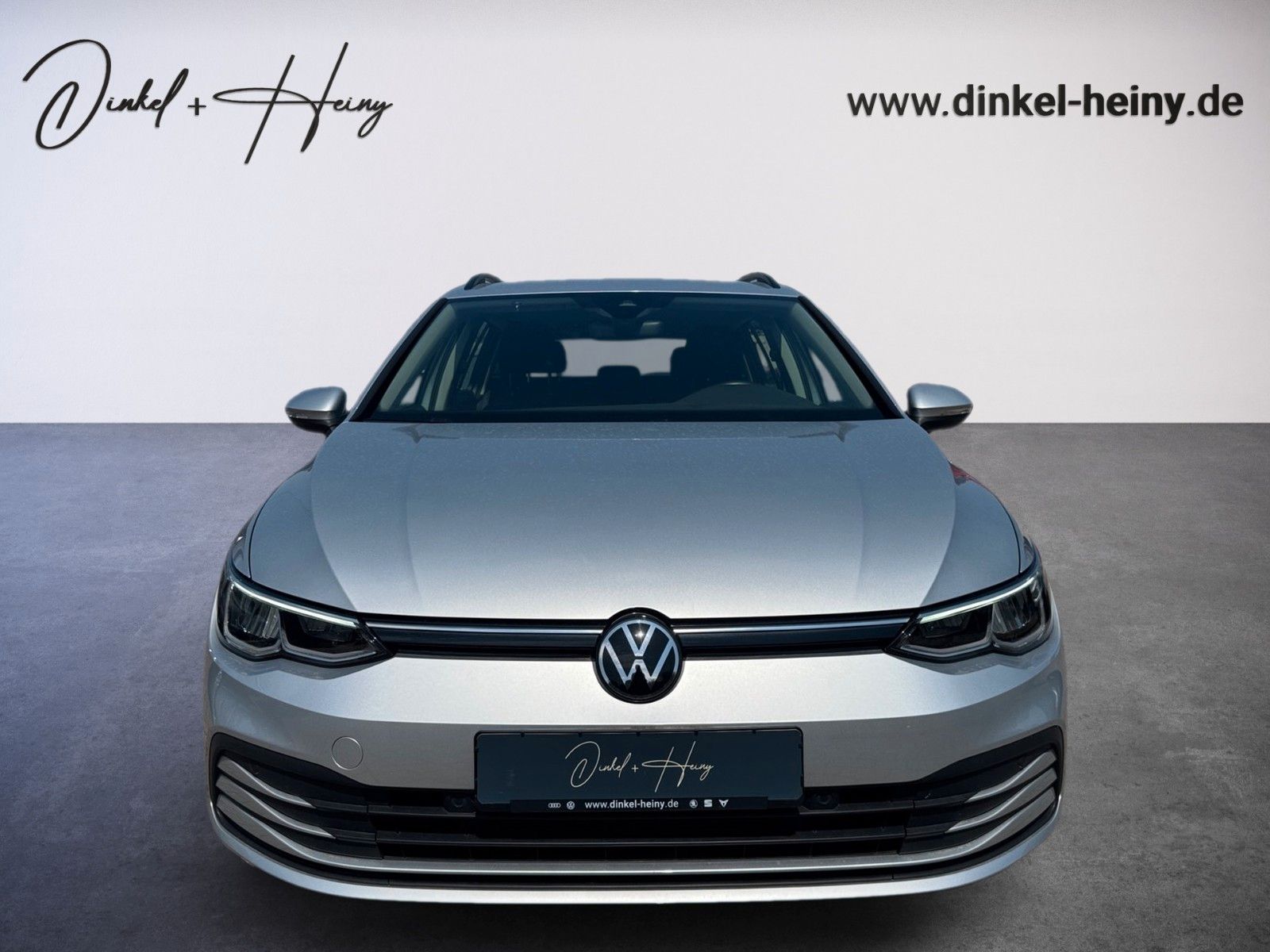 Fahrzeugabbildung Volkswagen Golf VIII Variant Life 1.0 TSI