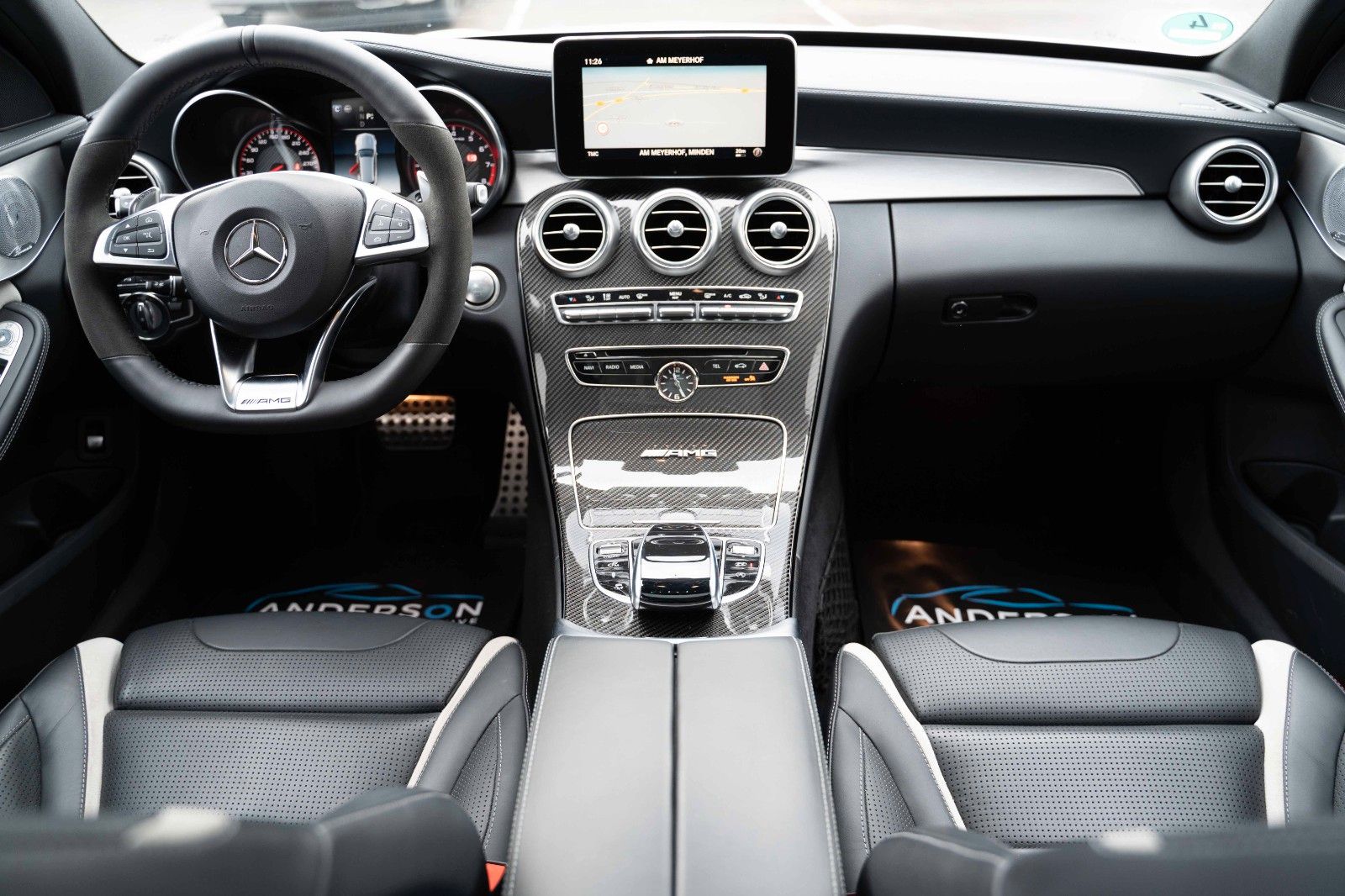 Fahrzeugabbildung Mercedes-Benz C 63S T AMG LED HUD CARBON NIGHT PANO 360°