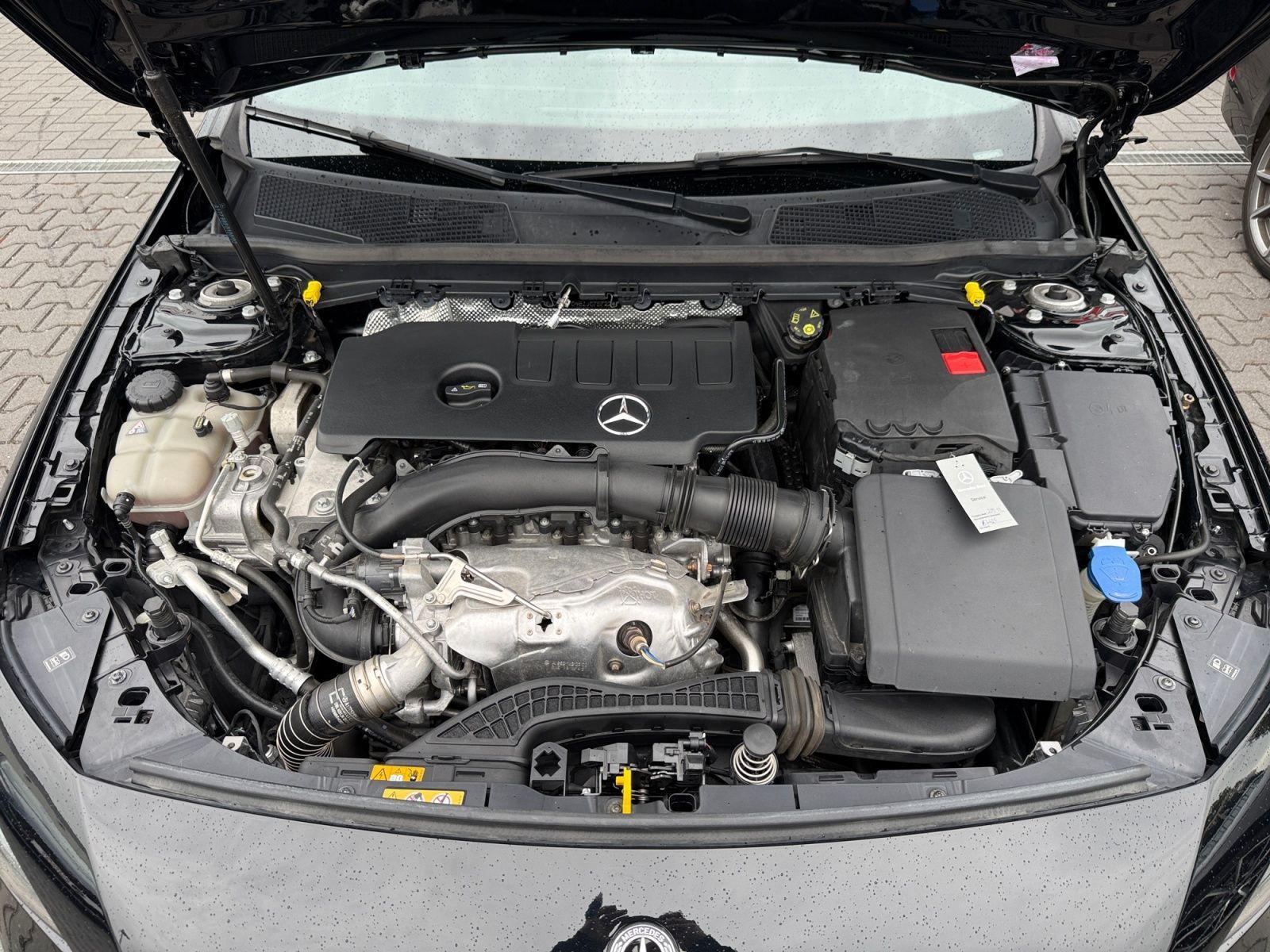 Fahrzeugabbildung Mercedes-Benz A 250 AMG Line 360VIEW AMB KEYLESS