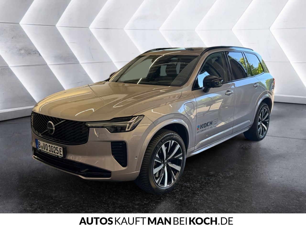 Volvo XC90 T8 AWD Plus Dark ACC HUD PANO 360° ALARM imagem 3