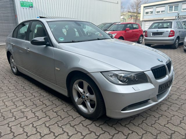 BMW 320 i Lim./SHZ/SD/AHK/STHZ/XENON/T-LE