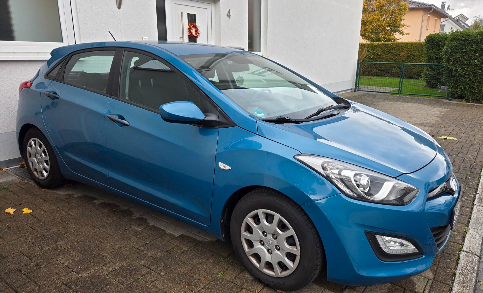 Hyundai i30 2013 — interior