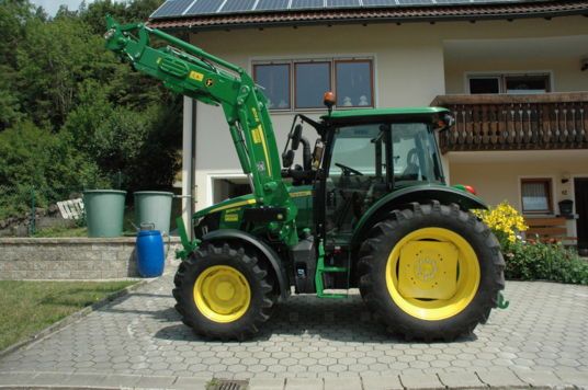 John Deere 5090M