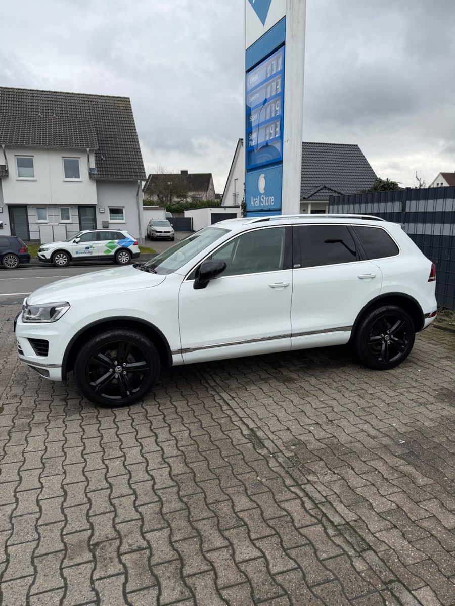 VW Touareg 3.0 V6 TDI SCR 150kW Tiptr Exclusive...