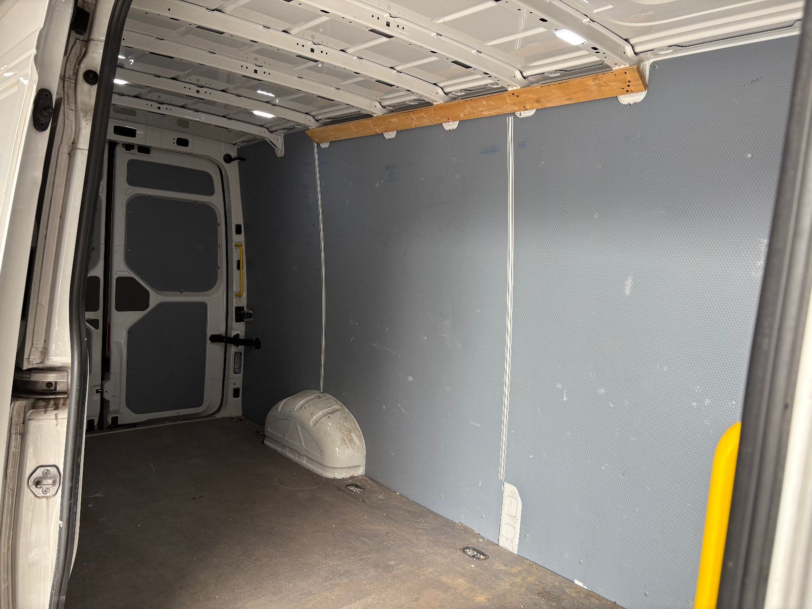 Fahrzeugabbildung Volkswagen Crafter Kasten Kasten 35 lang Hochdach FWD/3-SIT