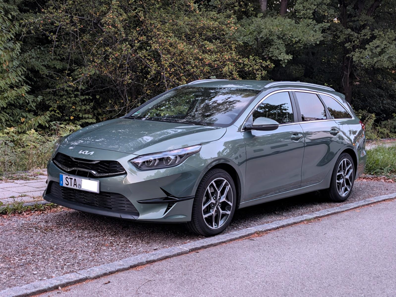 Kia cee'd SW 1.5 T-GDI DCT, AHK, LH, Keyless, 17 Zol