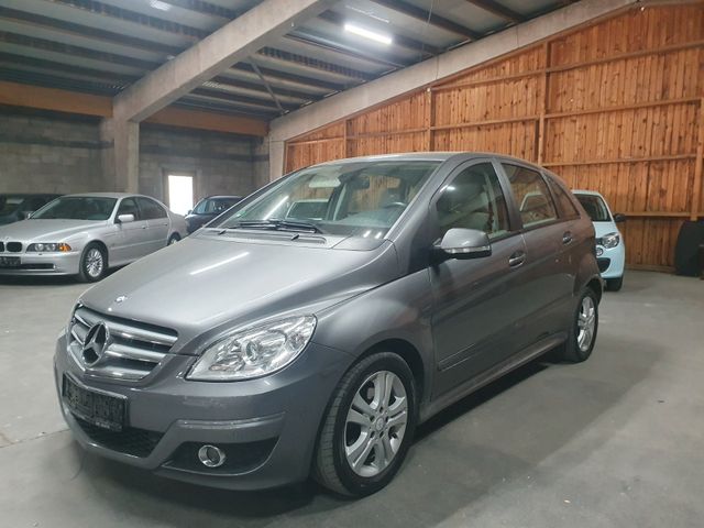 Mercedes-Benz B -Klasse 180 _ Automatik _ Leder _ Xenon _ AHK