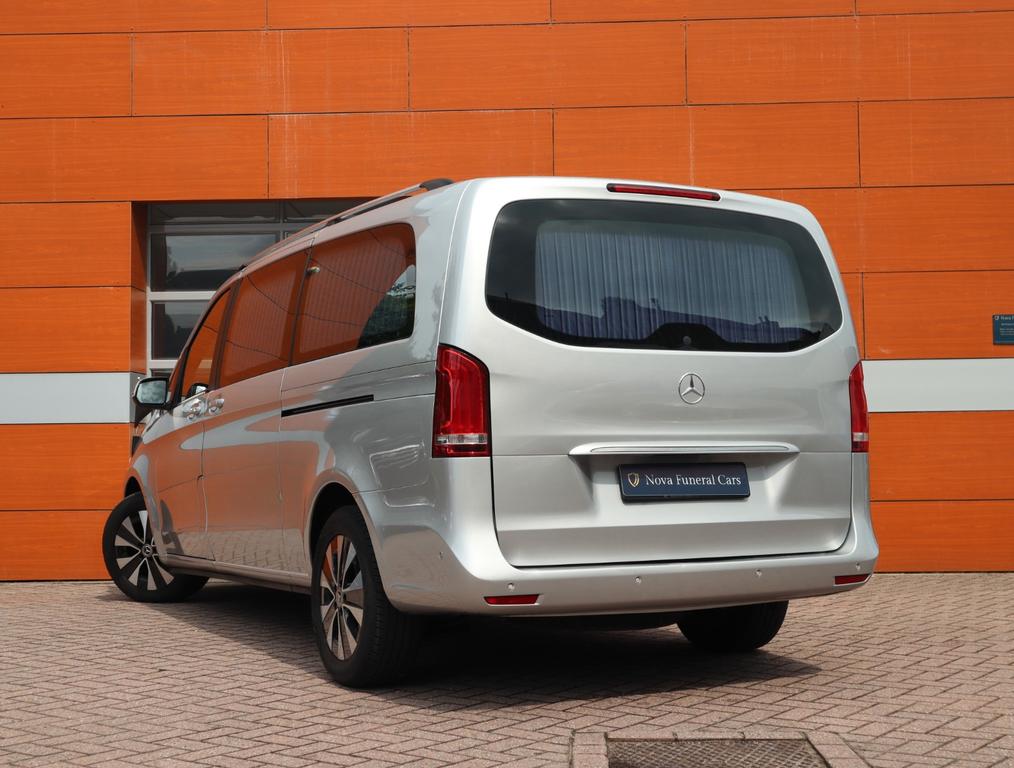 Mercedes-Benz V 220