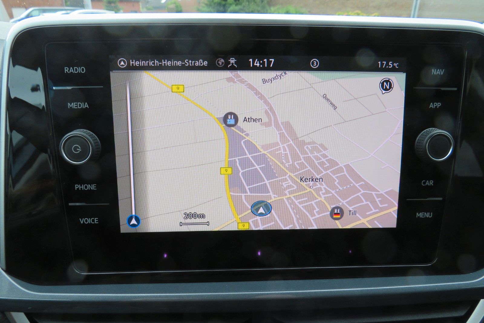 Fahrzeugabbildung Volkswagen T-Roc Style ACC APP MASSAGE SITZH. 17`KAMERA 1.H