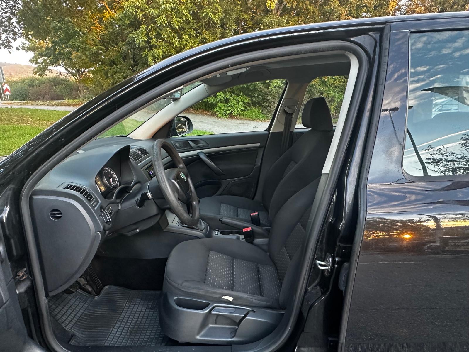 Skoda Octavia 2011 — photo 13