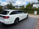 Mercedes-Benz E 350 d T Autom/ AMG line/Night-Paket/360° - Mercedes-Benz E 350 in Bremen