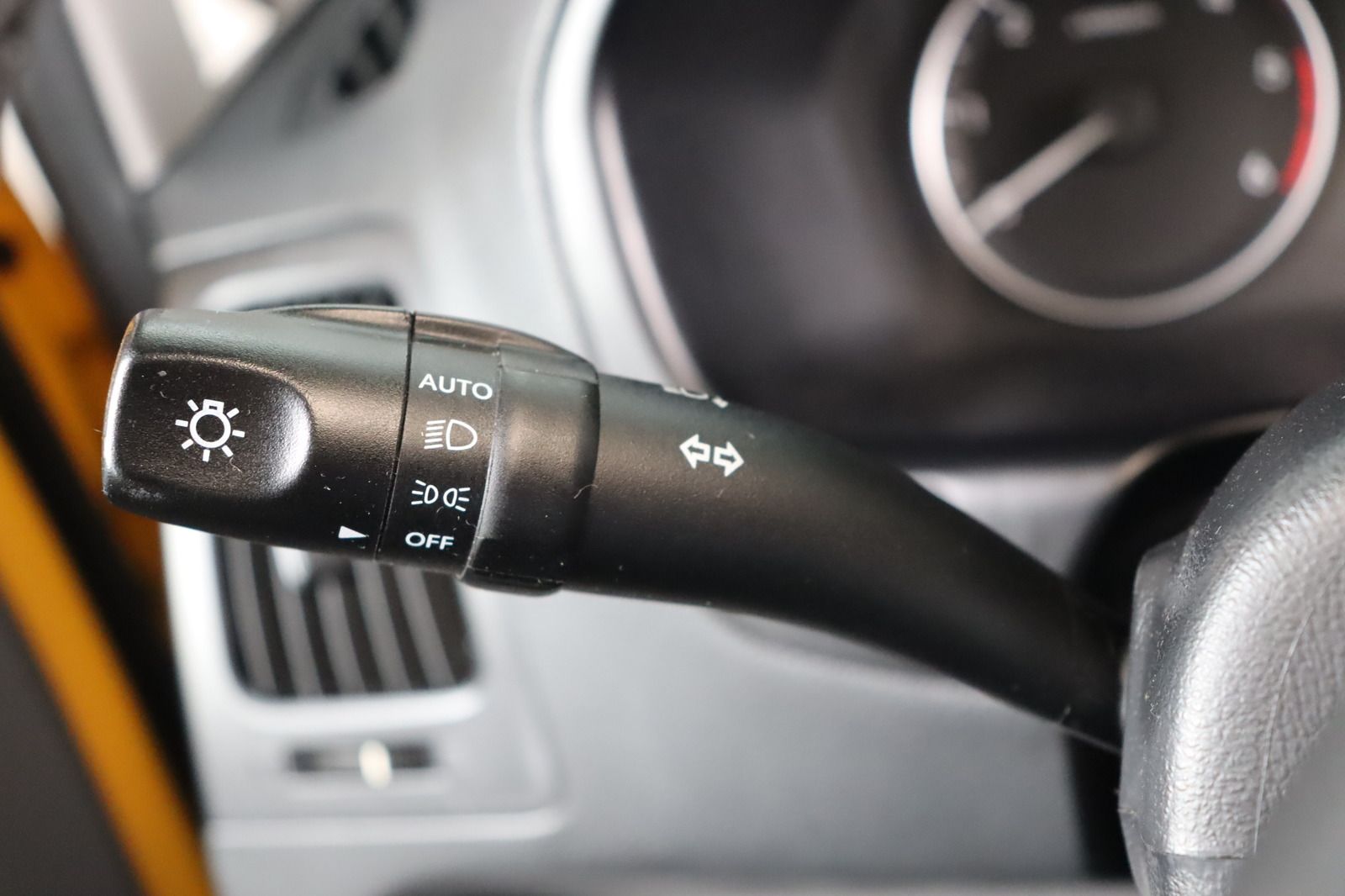 Fahrzeugabbildung Hyundai H-1 2.5CRDi Starex * RFK * Lenkradhzg. * Navi
