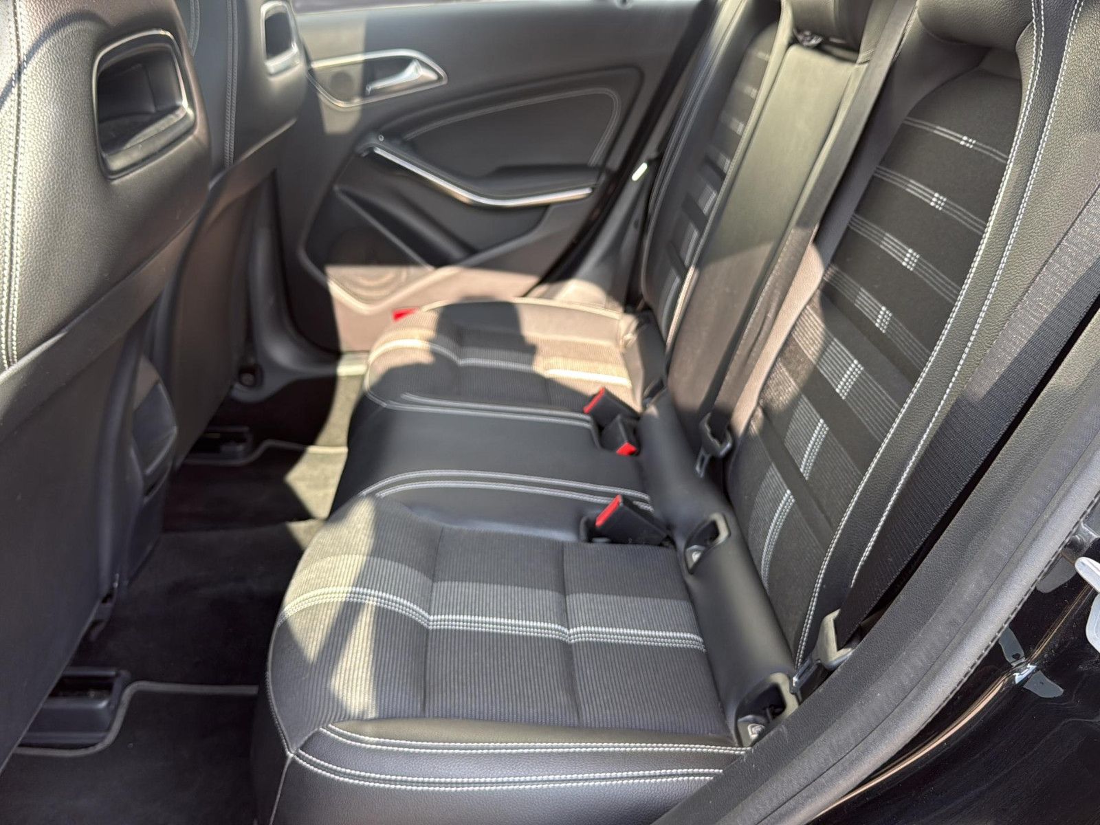 Fahrzeugabbildung Mercedes-Benz CLA Shooting Brake CLA 220 4Matic