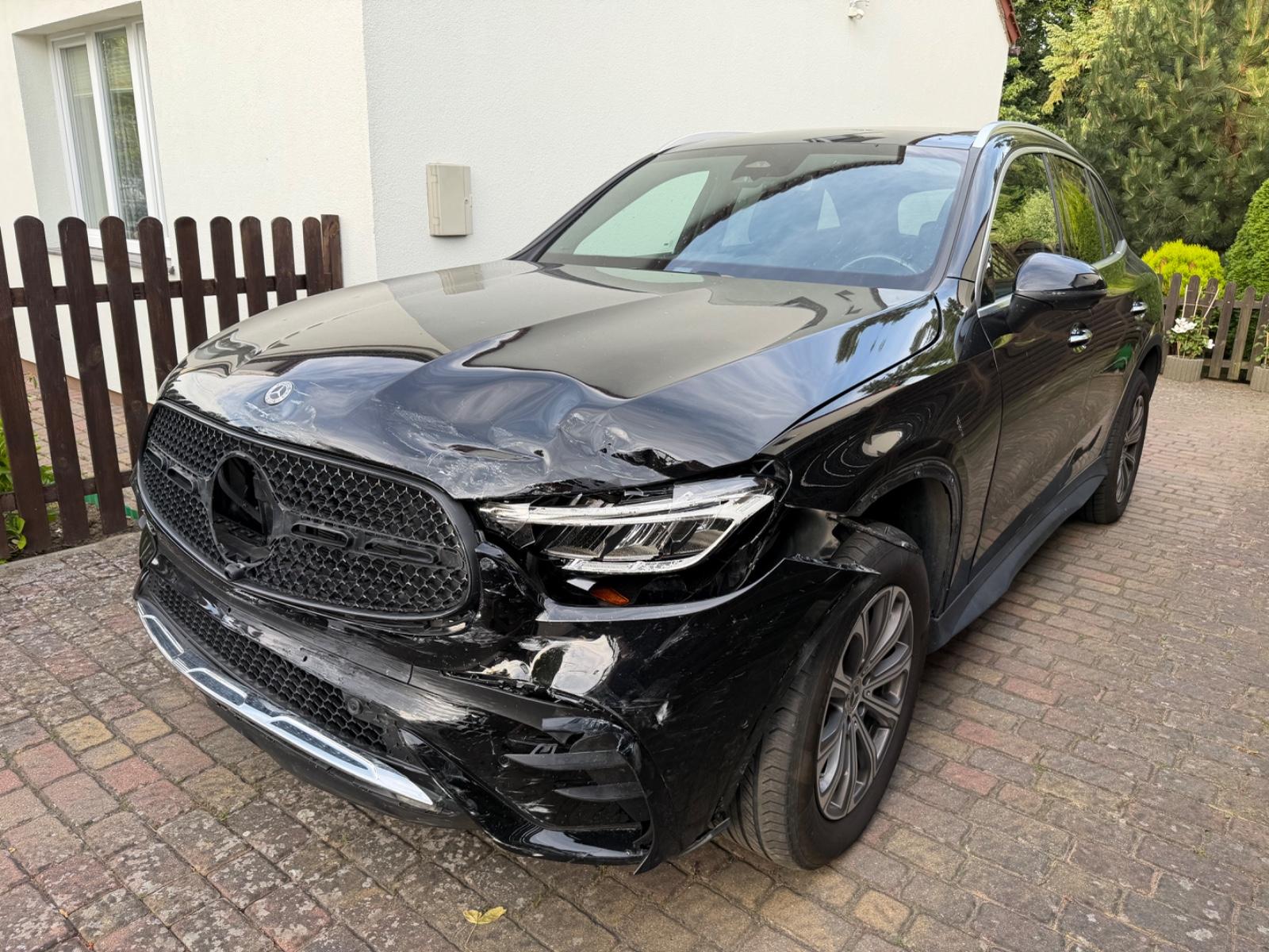 Mercedes-Benz GLC 300 4Matic AMG Fährt Airbags OK