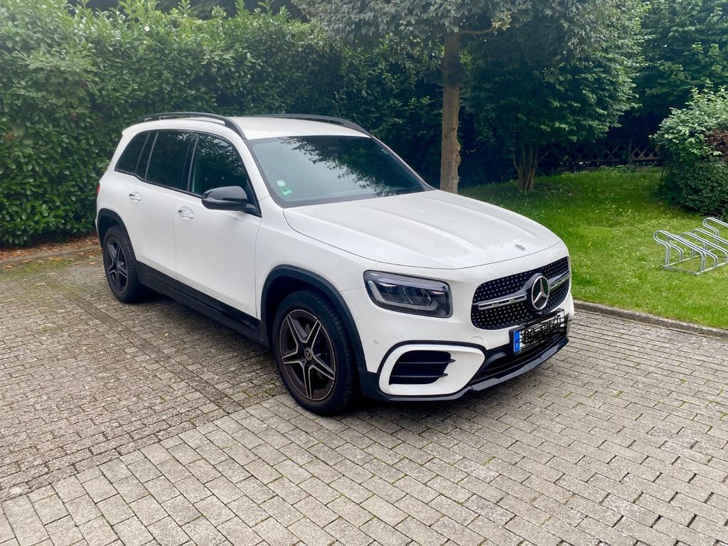 Image of Mercedes-Benz GLB 200