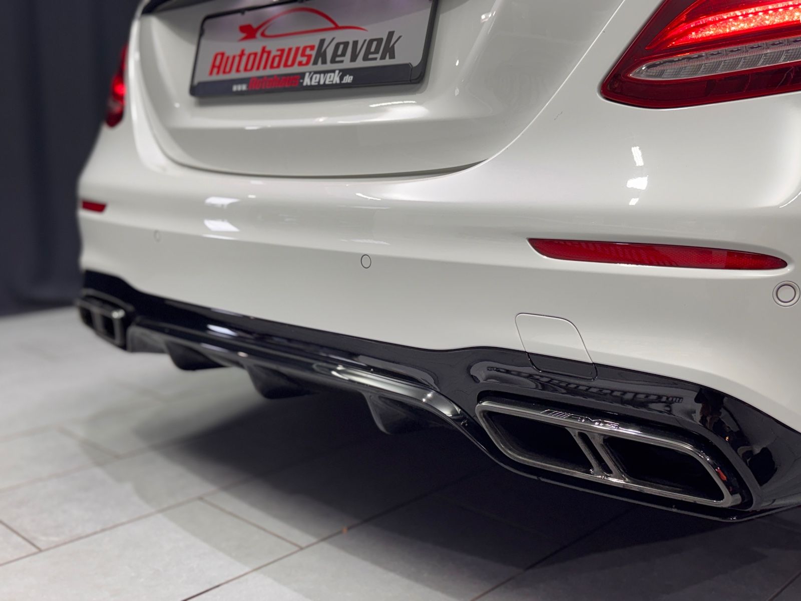 Fahrzeugabbildung Mercedes-Benz E 63 S AMG 4Matic+|AMG DRIVER|BURMESTER|TV|VOLL