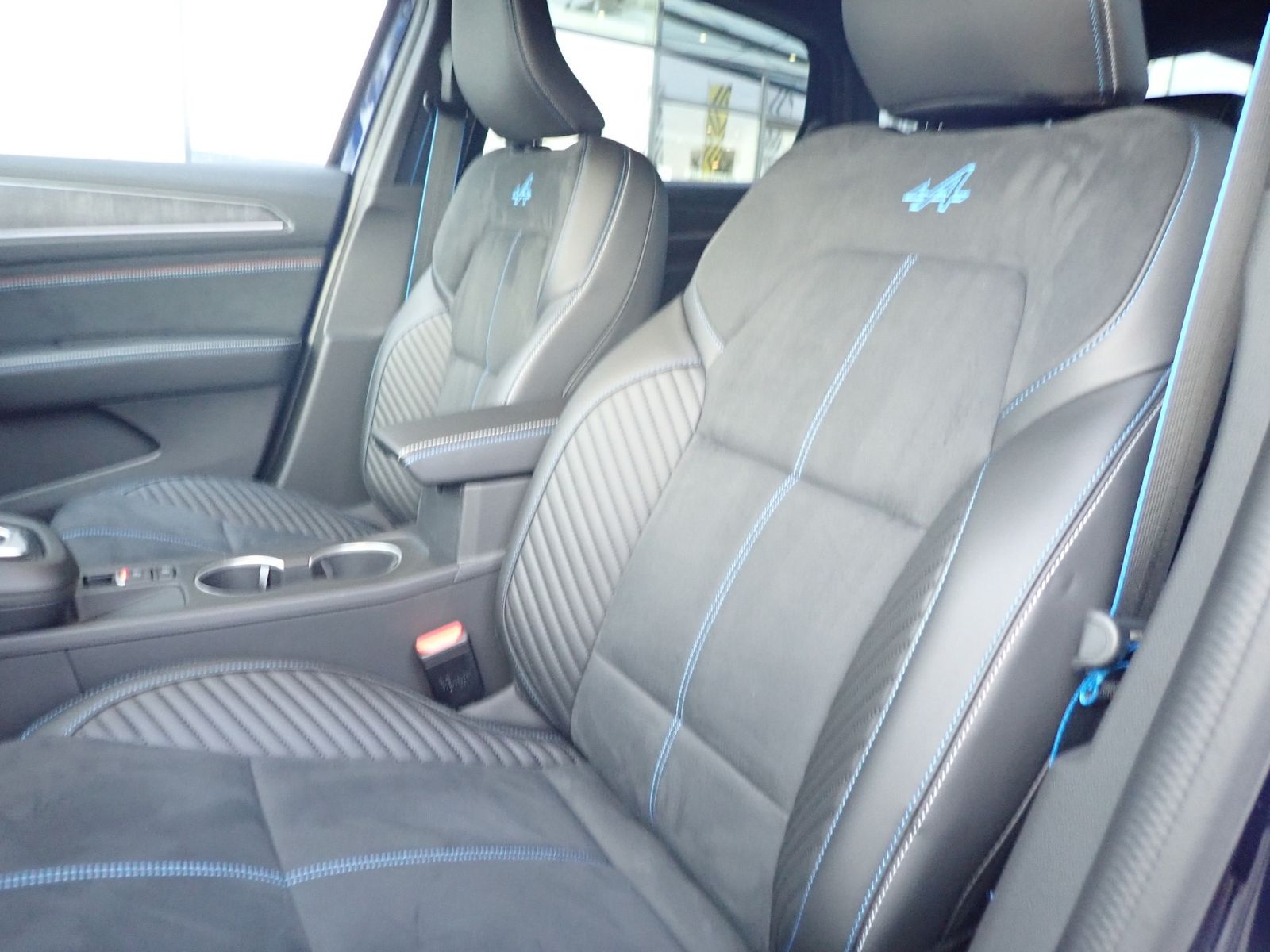 Fahrzeugabbildung Renault Arkana Esprit Alpine Mild Hybrid 140 EDC