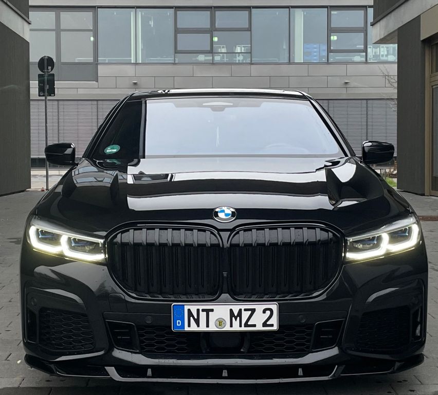 Image of BMW 730