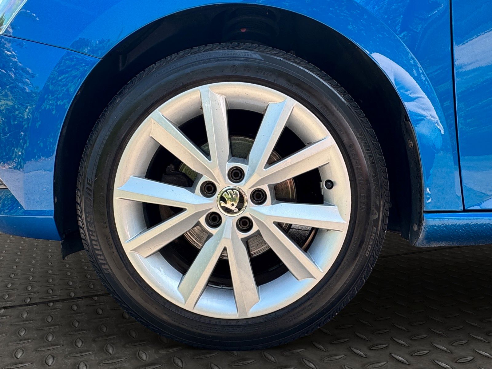 Fahrzeugabbildung SKODA Fabia Joy/NAVI/SHZ/2xPDC/Service Neu !/