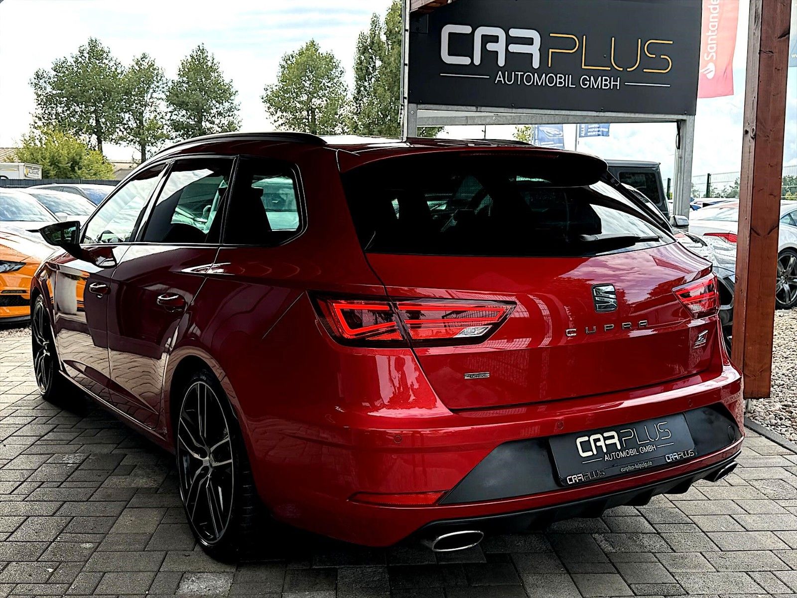 Fahrzeugabbildung SEAT Leon ST Cupra 300 4Drive Performance *ACC*DAB*