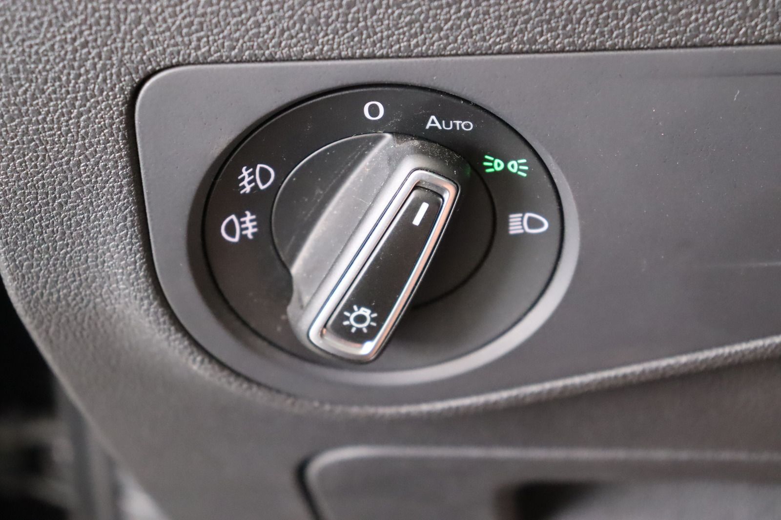 Fahrzeugabbildung Volkswagen Tiguan 4Motion 1. Hand  *Sitzhzg. * LED