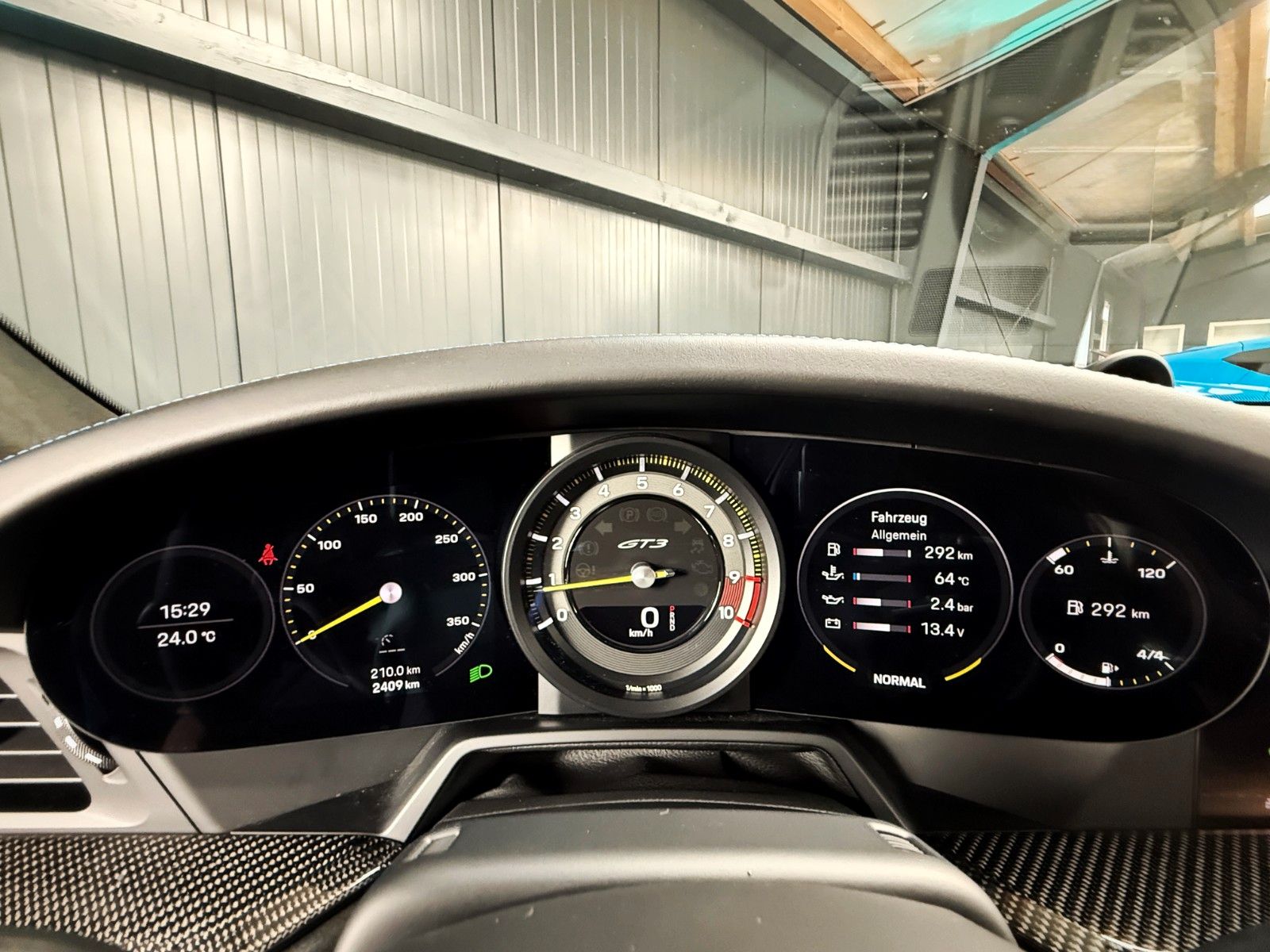 Fahrzeugabbildung Porsche 992 GT3 + Clubsp. + Approved + Lift + Artic Grey