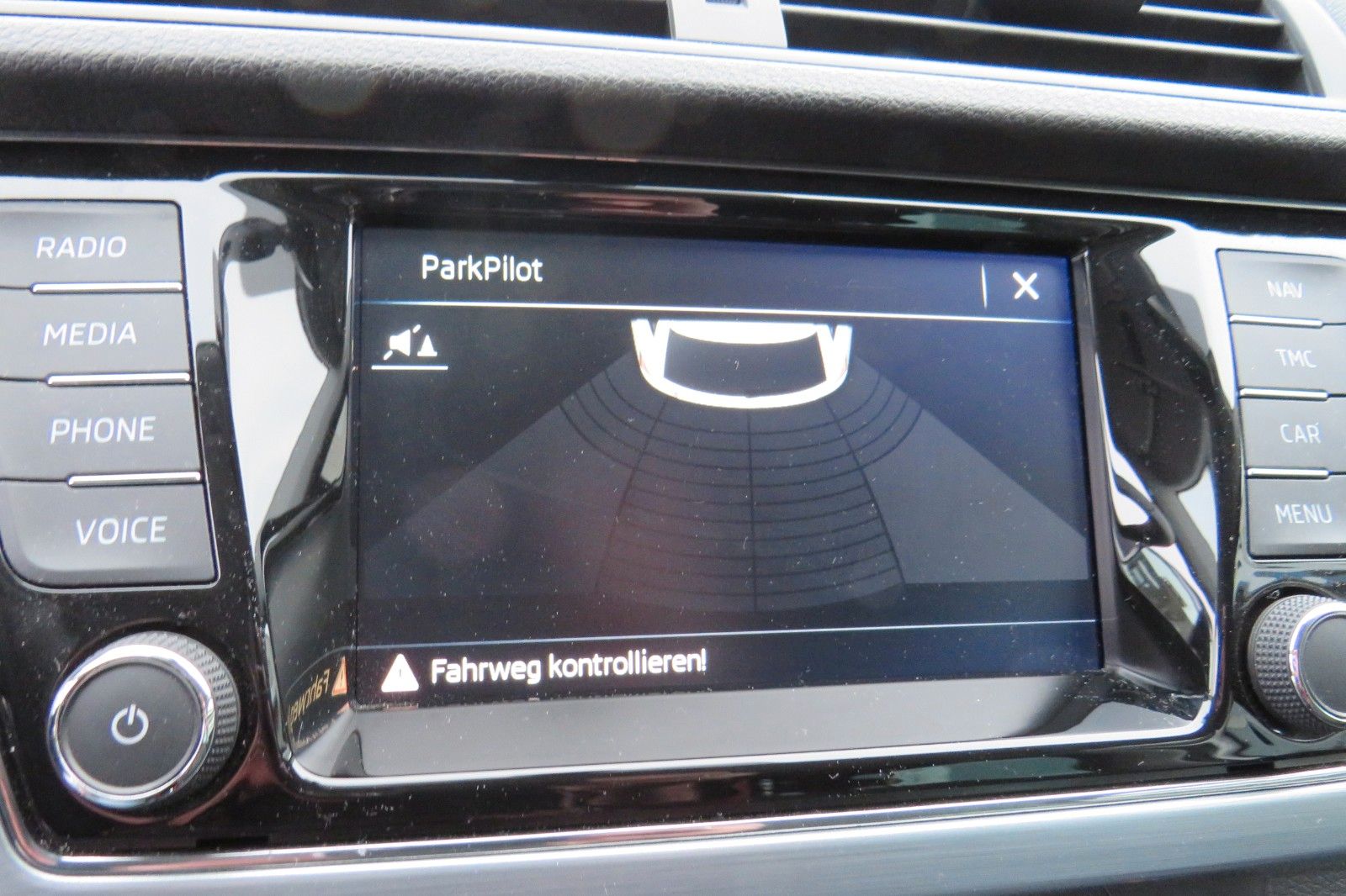 Fahrzeugabbildung SKODA Fabia Combi Ambition SITZH. GJ GRA PDC APP 1.H