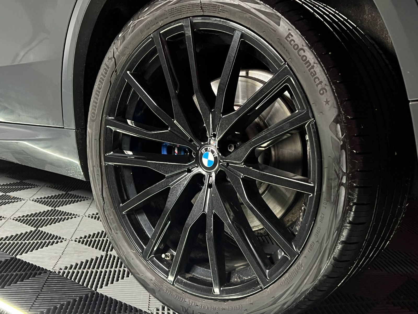 Fahrzeugabbildung BMW X5 xDrive 40 d M SPORT/LASER/AHK/PANO/DRAVITGRAU