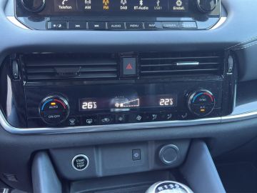 Nissan Qashqai N-Connecta Navi*360*Kamera*LED*Pano*AHK*