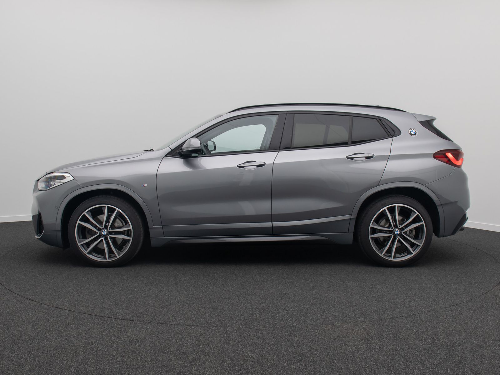Fahrzeugabbildung BMW X2 sD20d M Sport HUD DAB Kamera HiFi Panoram 19"