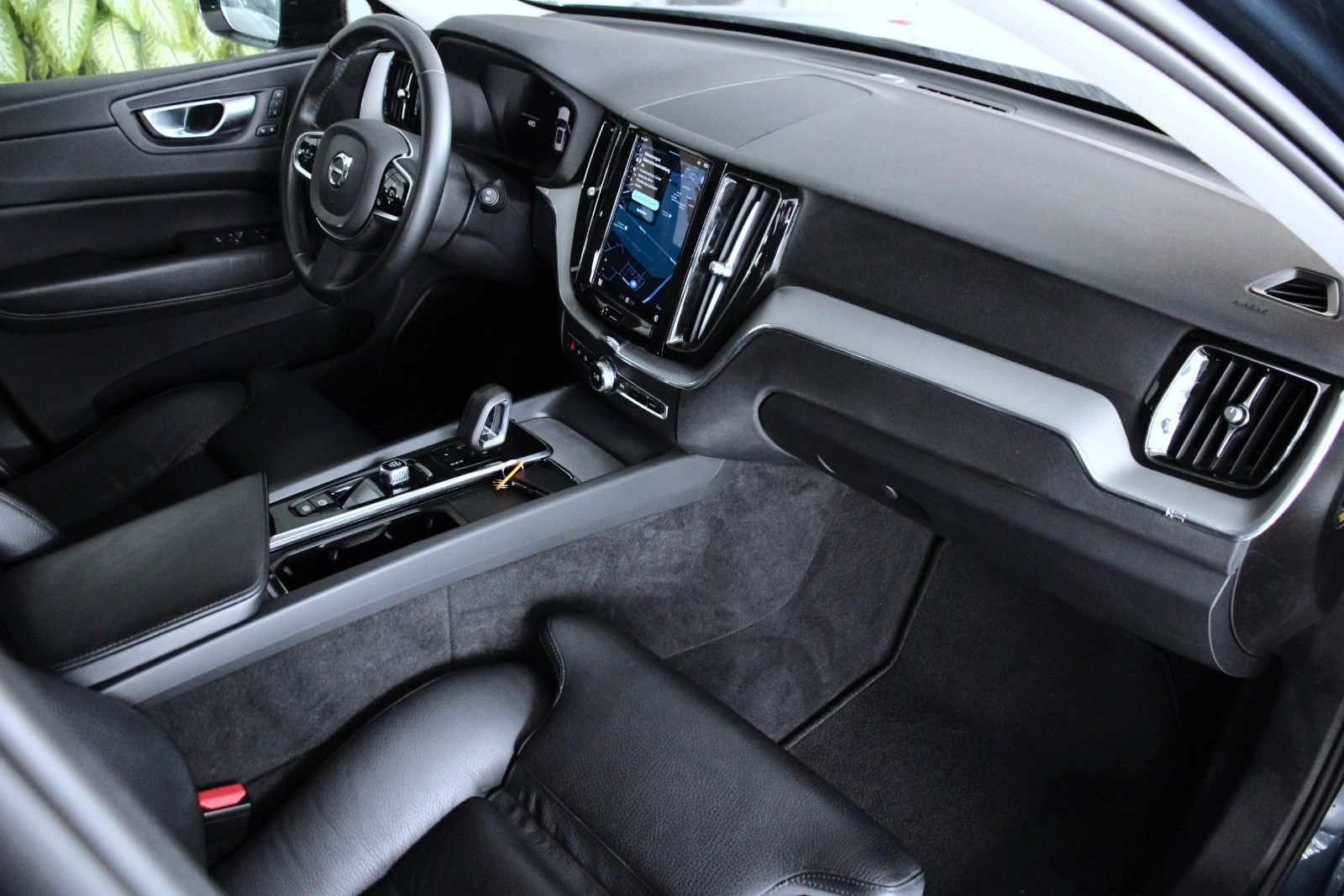 Volvo XC60 T6 AWD PI-Hybrid Plus Dark *LED*StHz*KAM foto 16