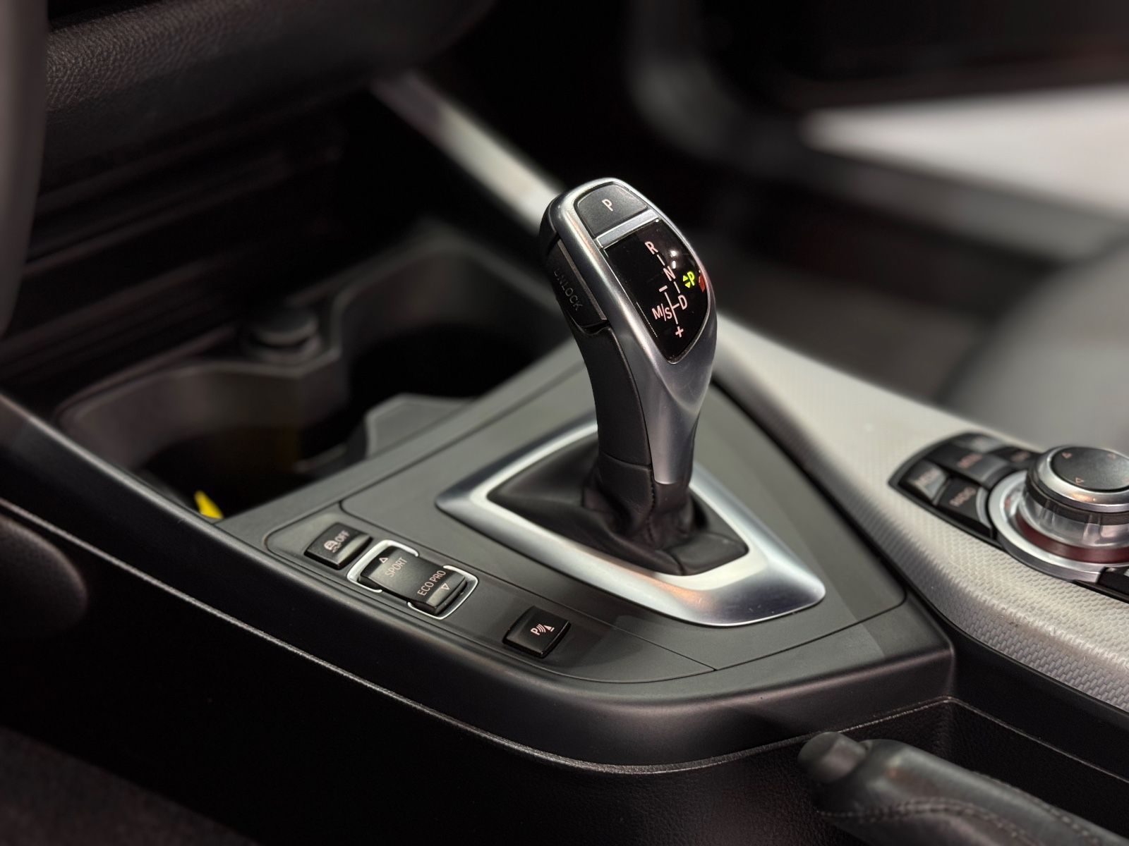 Fahrzeugabbildung BMW M240i Coupe xDrive|M-PERFORMANCE|1.HAND|