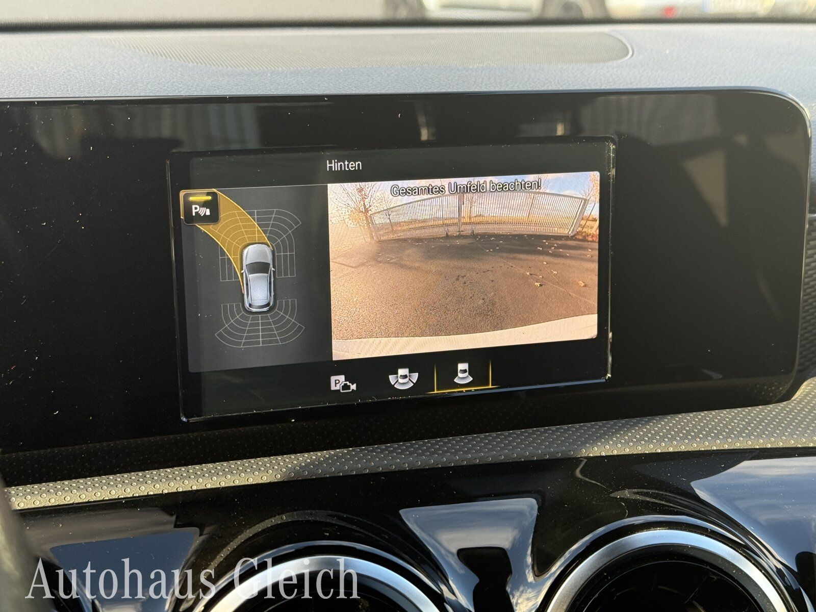 Fahrzeugabbildung Mercedes-Benz A 180 Progressive (EURO 6d-TEMP) Navi/Klima/LED