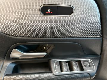 Mercedes-Benz B 200 *Kamera*PDC*Leder*Keyless*Navi*