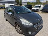 Peugeot 208 Allure - Peugeot 208 Unfallwagen