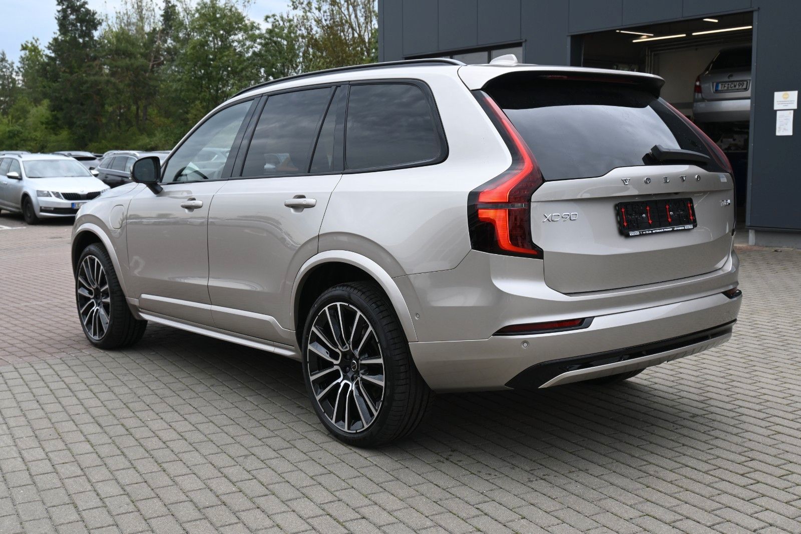 Fahrzeugabbildung Volvo XC90 T8 AWD Ultra Dark´*STDHZG*360°*LUFT*ACC*AHK