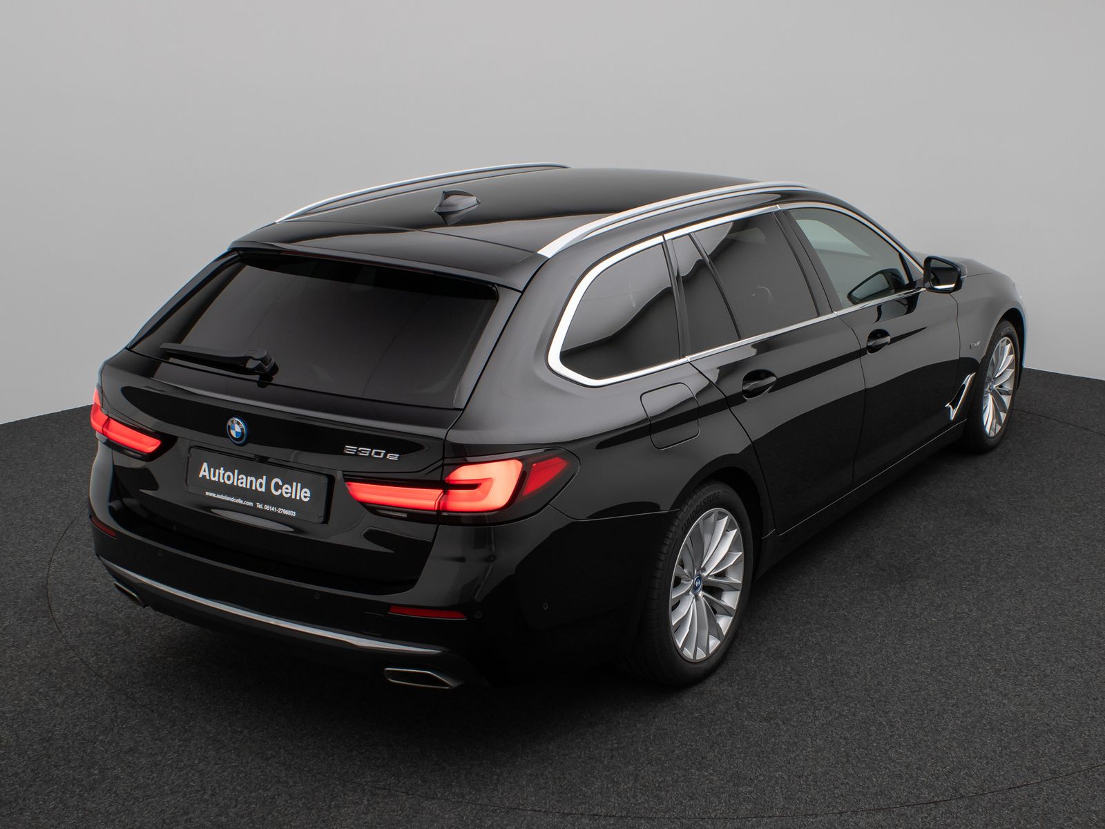 Fahrzeugabbildung BMW 530e Luxury Line Kamera DAB WLAN Alarm Sport AHK