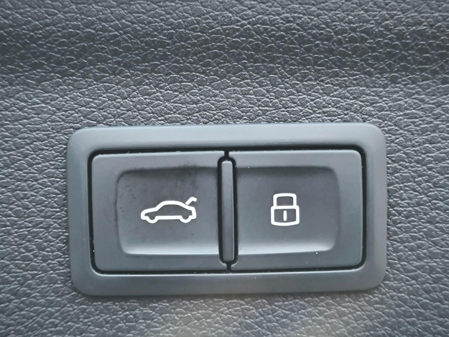 Audi Q3 35 TFSI S line S-TRONIC LED CONNECT ACC KAMER