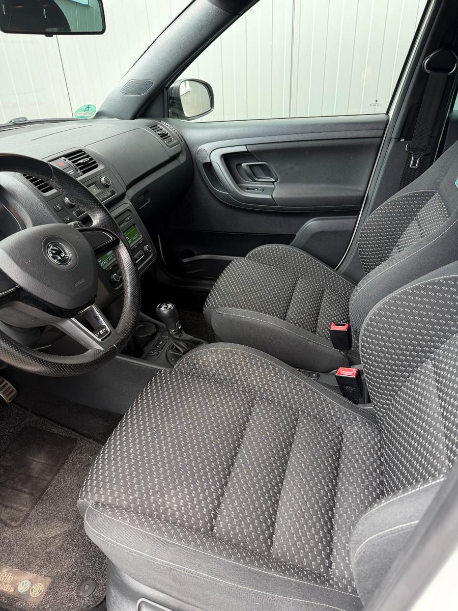 SKODA FABIA RS 1.4 TSI 180ch - DSG - CARBON - SIÈGES CHAUFFANTS - BLUETOOTH - REGULATEUR DE VITESSE