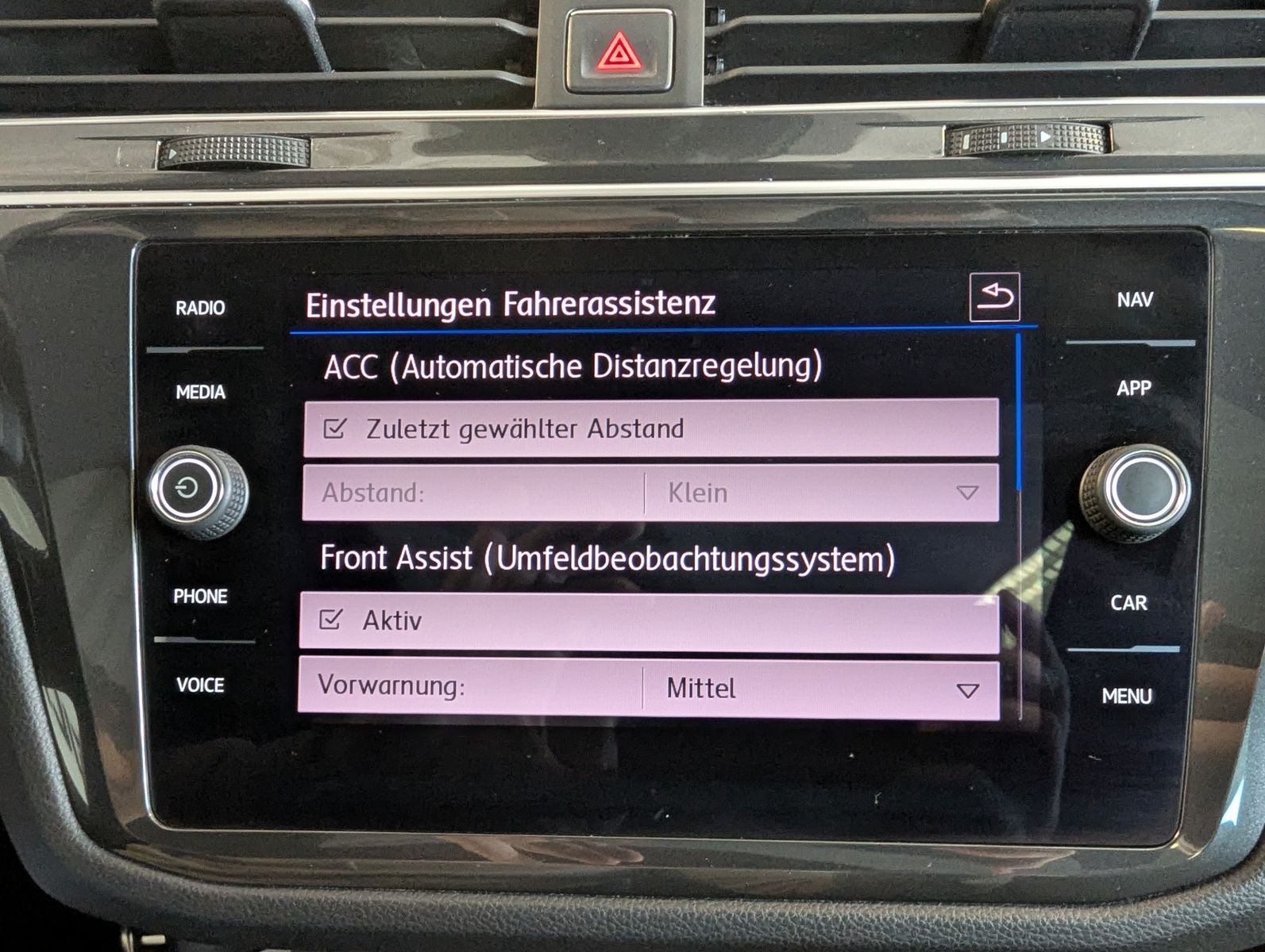 VW Tiguan 2.0 TDI DSG 4M 2x R-Line Pano HUD AHK 20" - Image 28