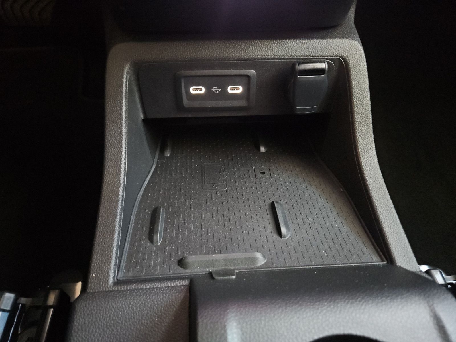 Fahrzeugabbildung Mercedes-Benz 200 Progressive LED RFK Nav 9,5"MBUX MOPF